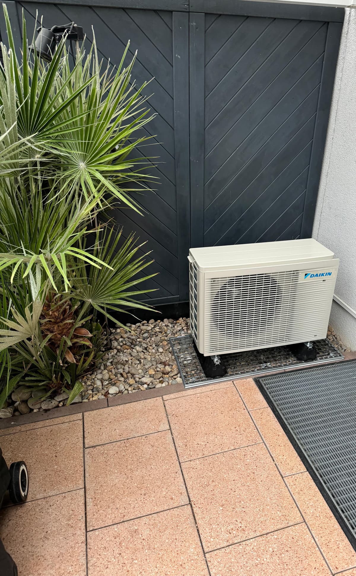 DAIKIN Trio-Split Klimaanlage für drei Inneneinheiten