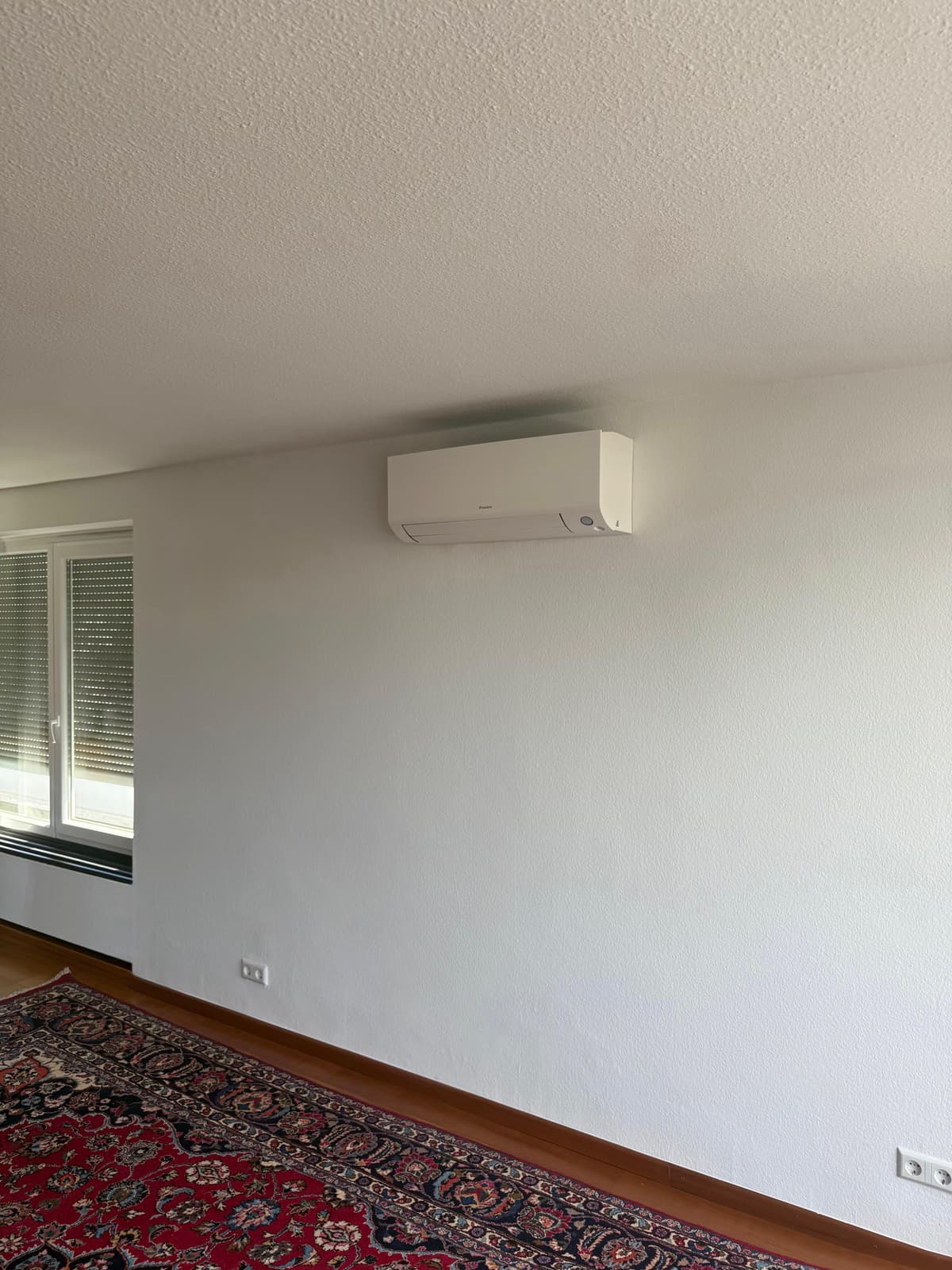 DAIKIN Inneneinheit im Wohnzimmer